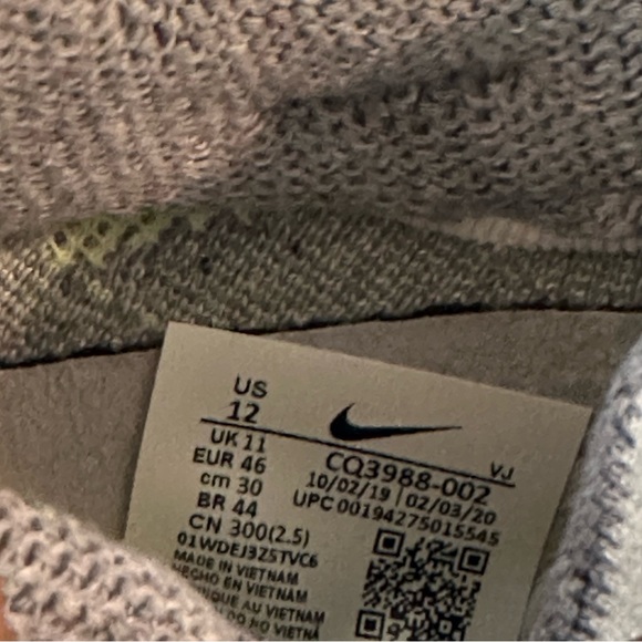 Nike Grey Sneakers - Picture 3 of 13
